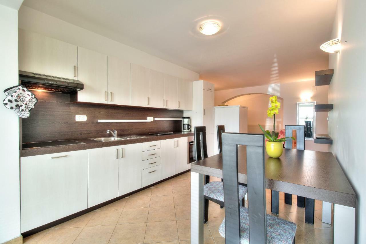 Apartment Katarina Crveni Vrh Exteriér fotografie