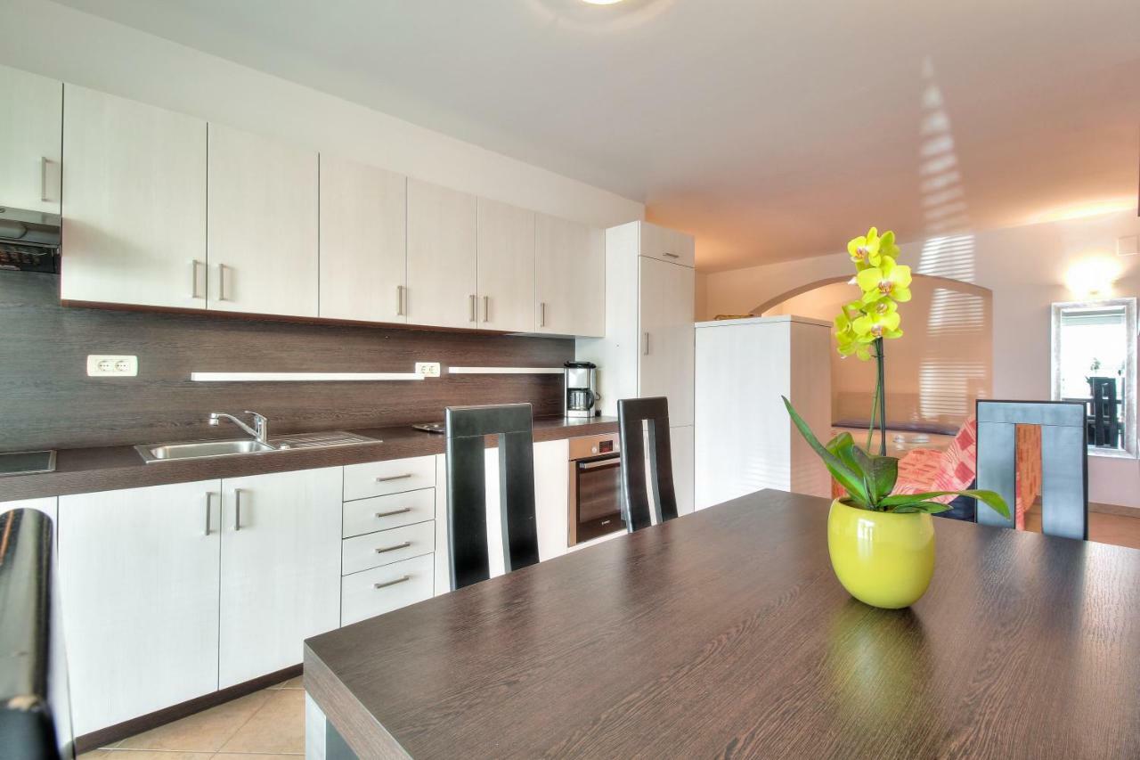Apartment Katarina Crveni Vrh Exteriér fotografie