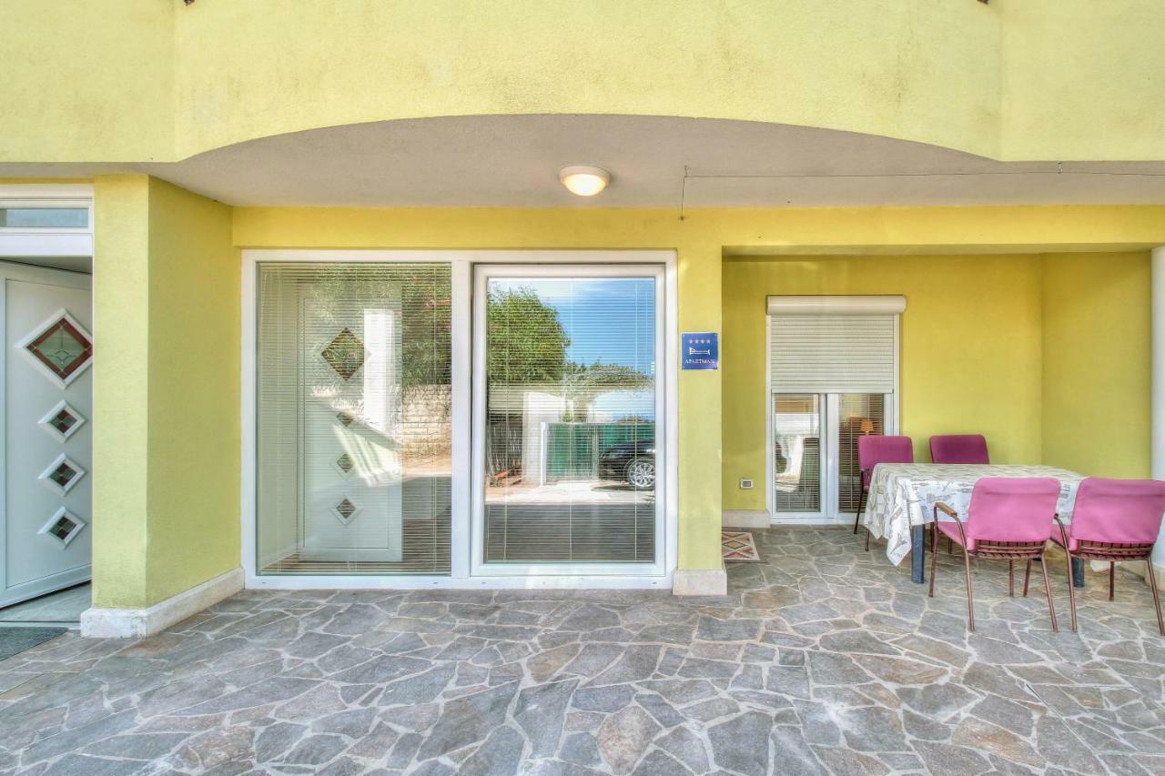 Apartment Katarina Crveni Vrh Exteriér fotografie