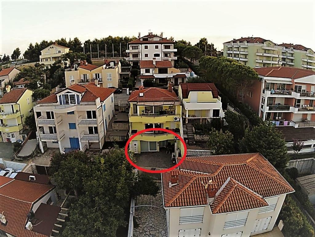 Apartment Katarina Crveni Vrh Exteriér fotografie